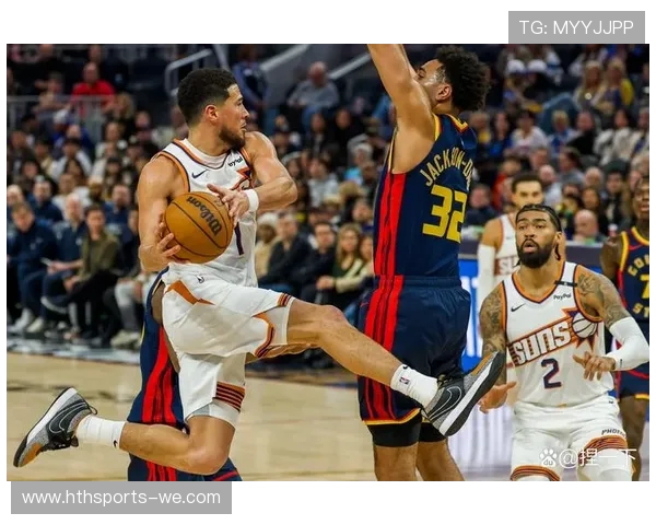 NBA赛场精华集锦：顶级球星瞬间对决回顾